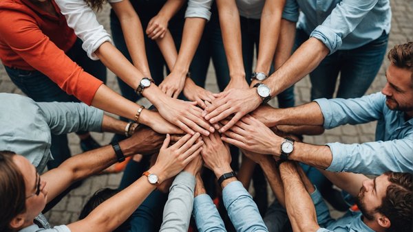 Team building à Angers : renforcez la cohésion de votre équipe avec des activités innovantes